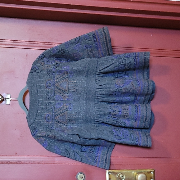 DKNY WOMEN'S GRAY SWEATER SIZE SMALL - Picture 2 of 16